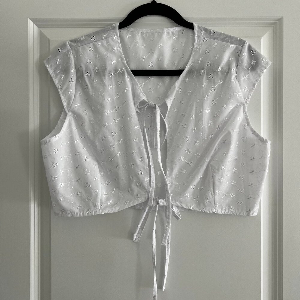 70's Vintage Cropped Tie Front Blouse